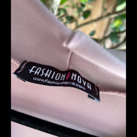 ⛔️SOLD⛔️Fashion Nova Maxi Dress - Picture 7 of 8